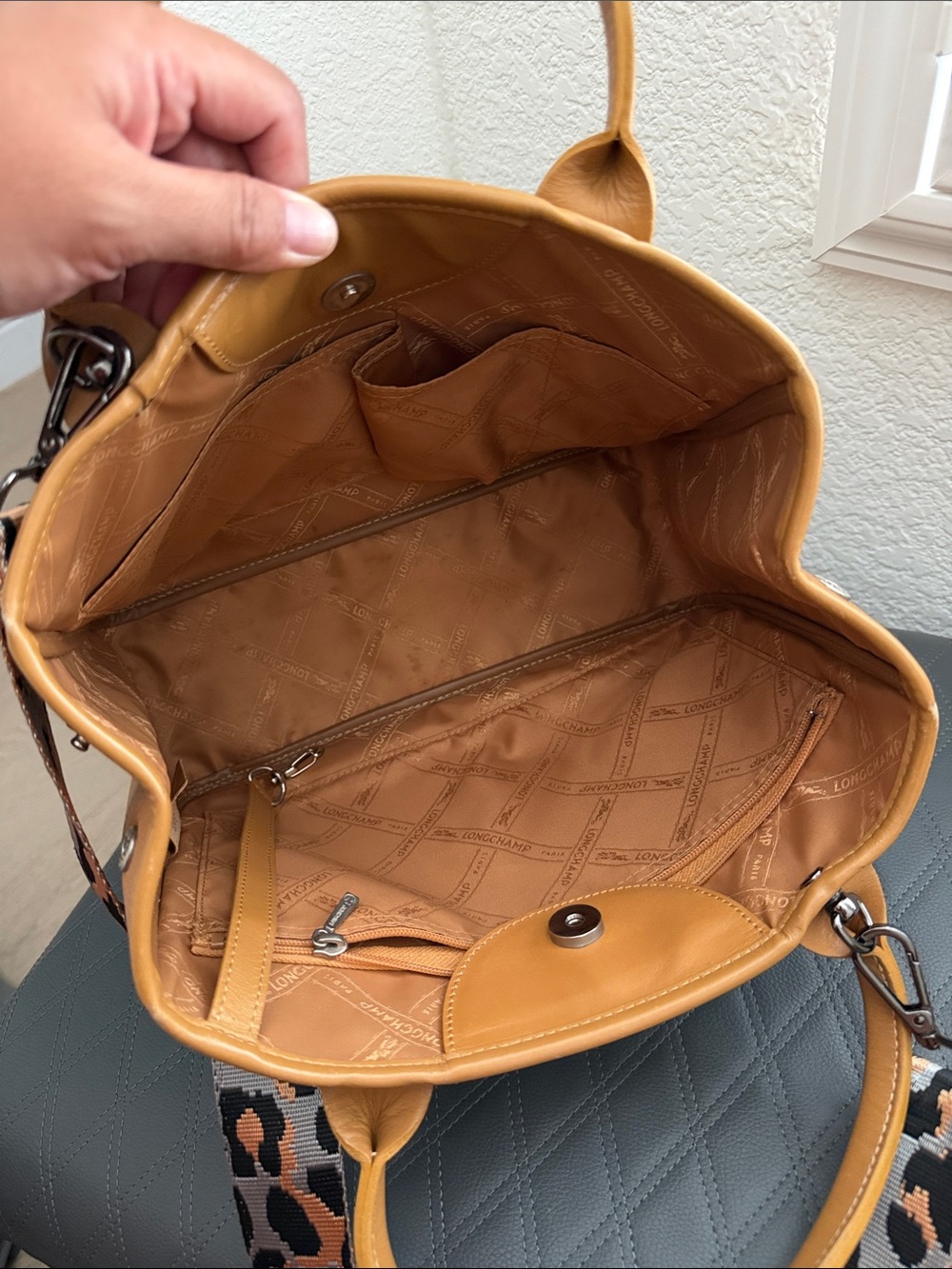 Longchamp Tan Leather Top-Handle Tote - Picture 6 of 10